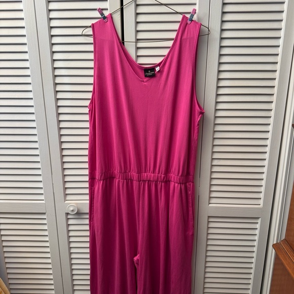 Wide-Leg Pink Sleeveless Jumpsuit - Picture 4 of 4